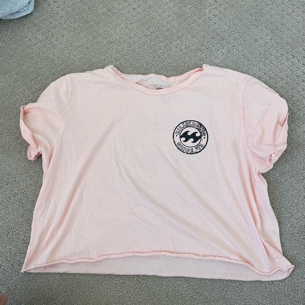 Cropped Light Pink Billabong T-shirt